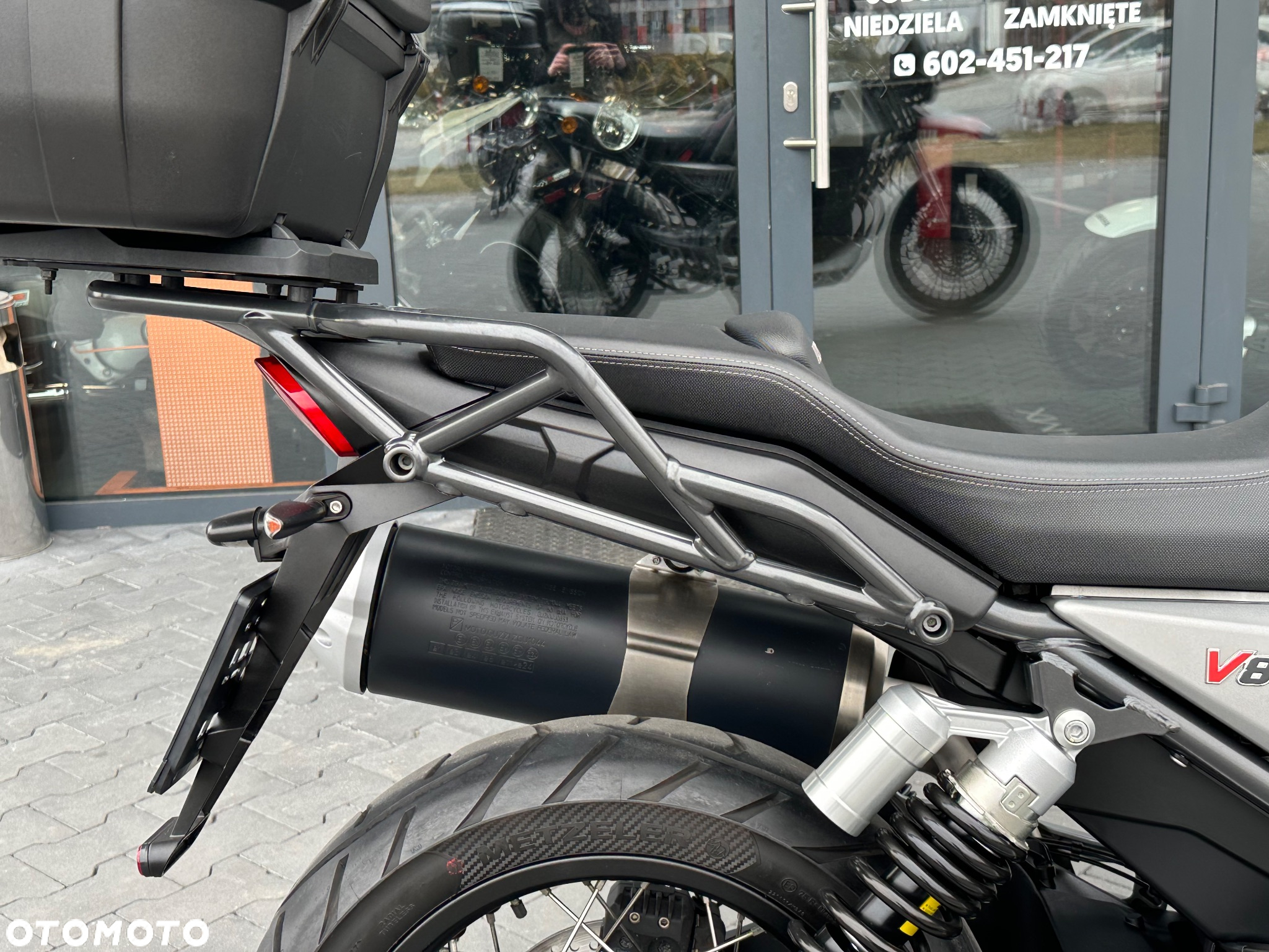 Moto Guzzi V85 - 9