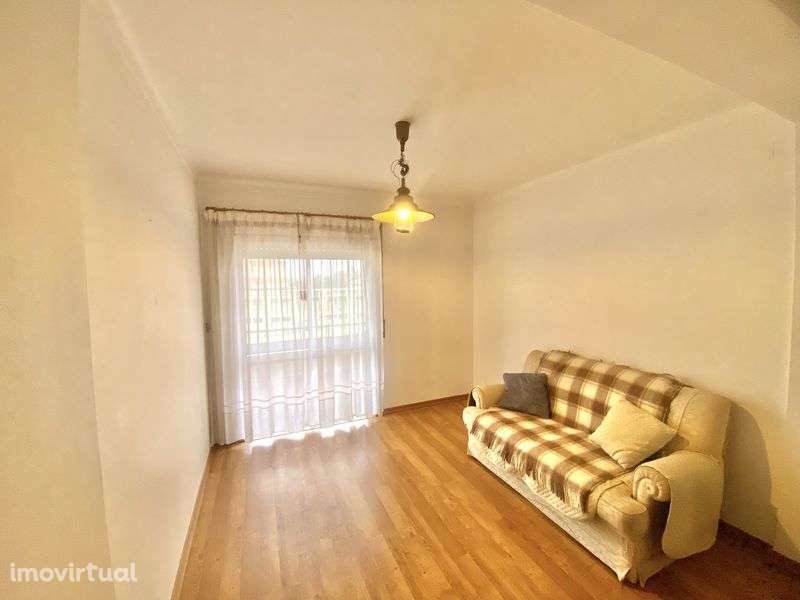 T1 com varanda de 15m2 - Grande imagem: 2/8