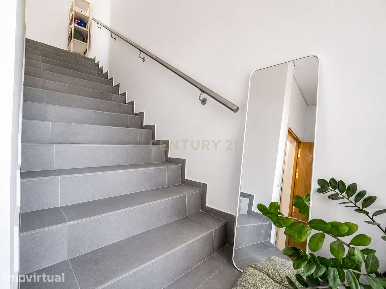 Apartamento Renovado T0, em Lordelo do Ouro, Porto - Grande imagem: 3/14