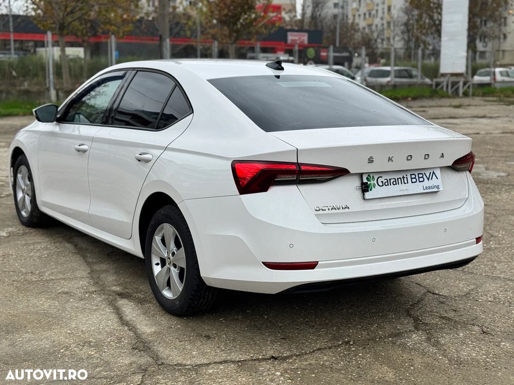 Skoda Octavia 2.0 TDI DSG Ambition - 3