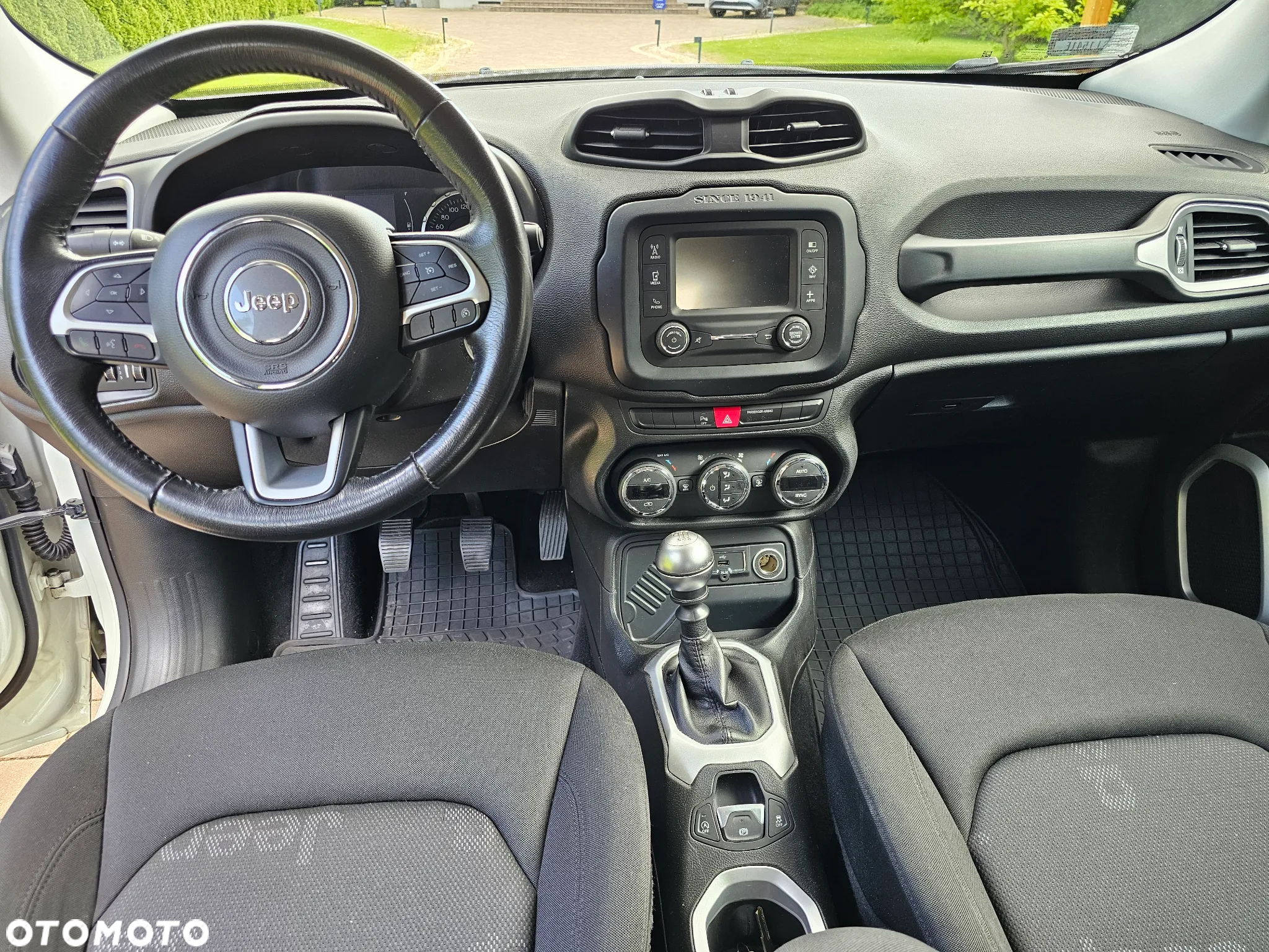 Jeep Renegade - 10