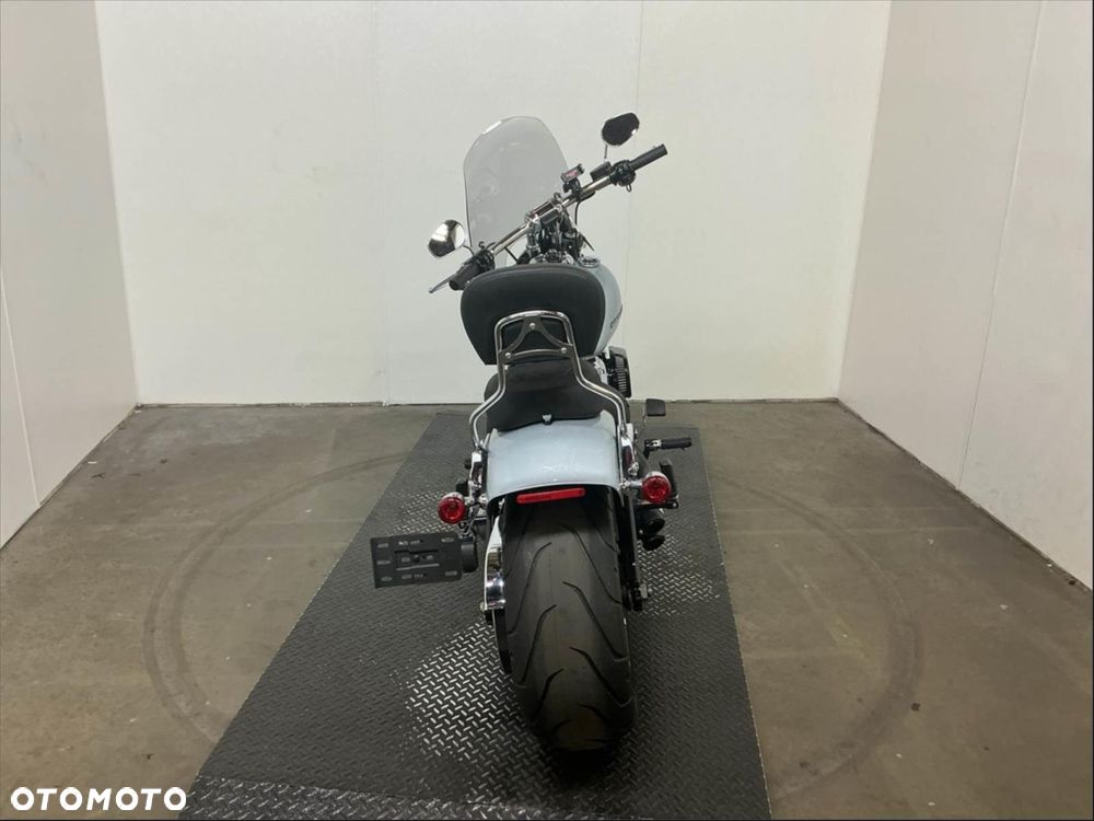 Harley-Davidson Softail Breakout - 4