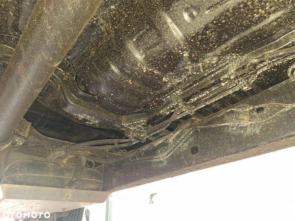 Toyota Hilux 2.5 D-4D DLX - 19