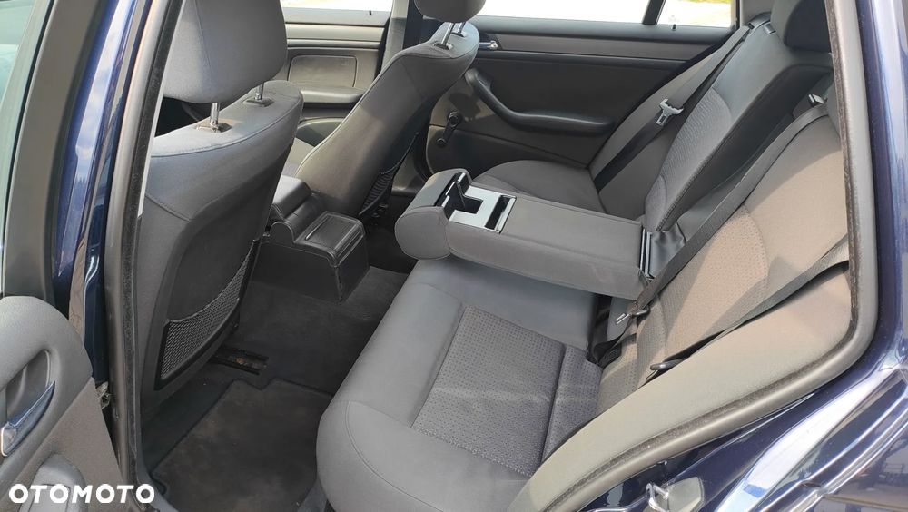 BMW Seria 3 320i - 8