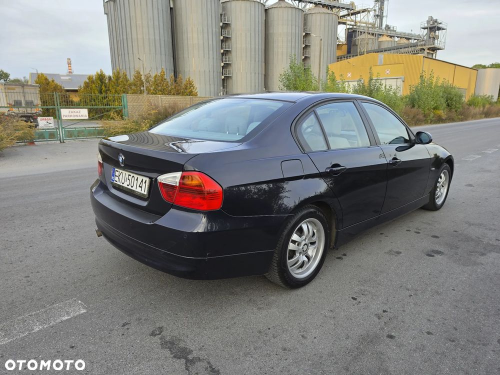 BMW Seria 3 318i - 3