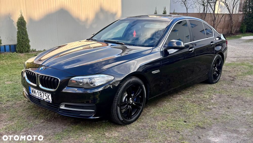 BMW Seria 5 528i Luxury Line - 1