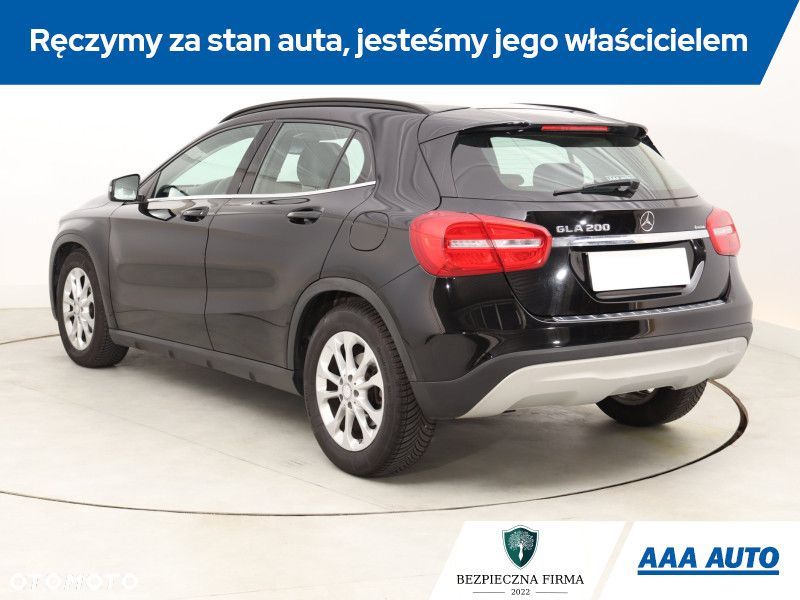 Mercedes-Benz GLA - 6