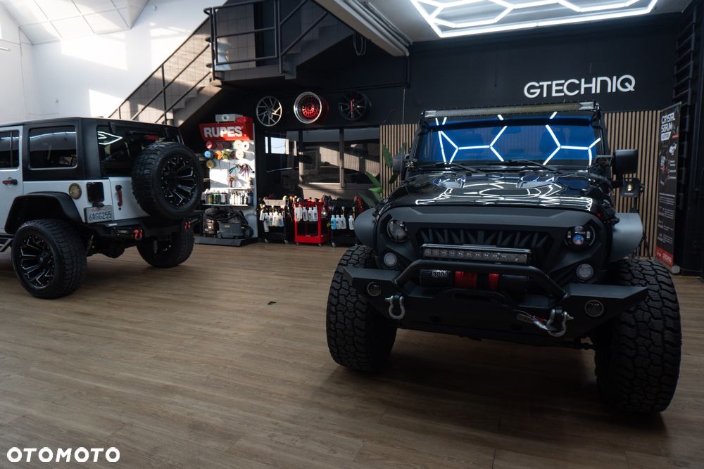 Jeep Wrangler 3.6 Unlim Sahara - 37