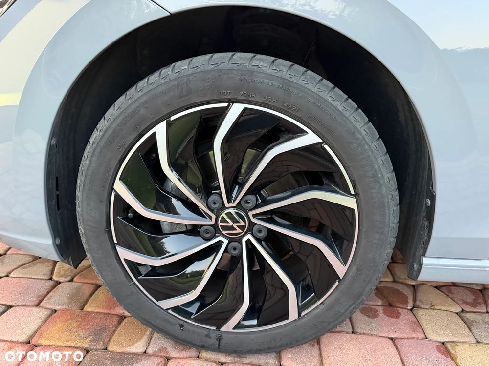 Volkswagen Golf 1.5 TSI EVO Style - 29