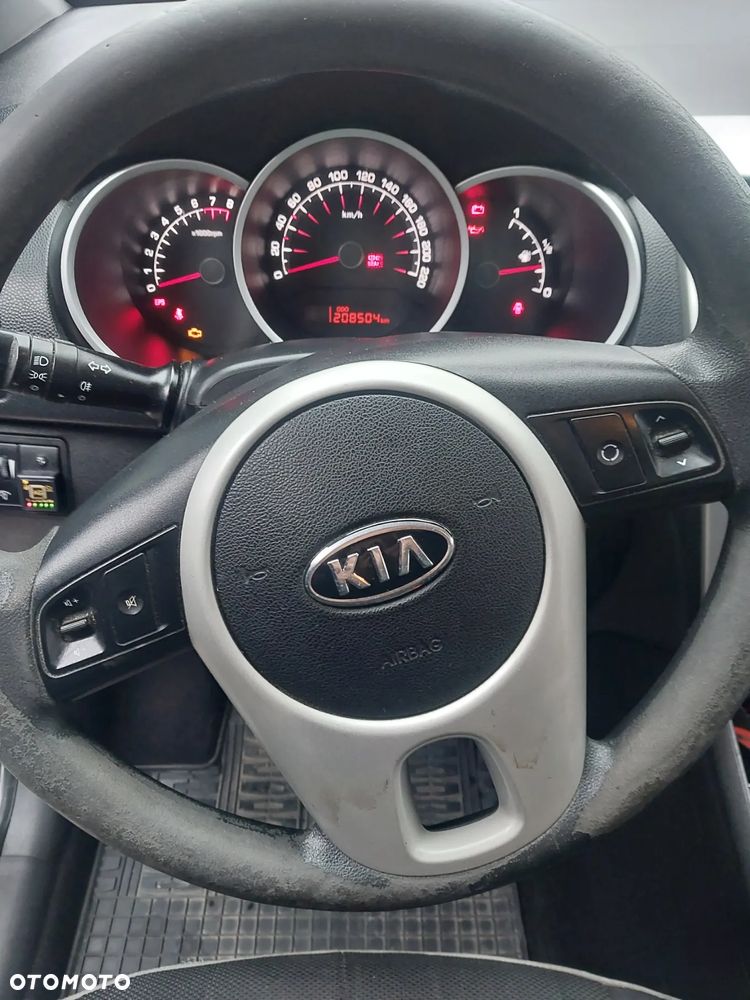 Kia Venga - 6