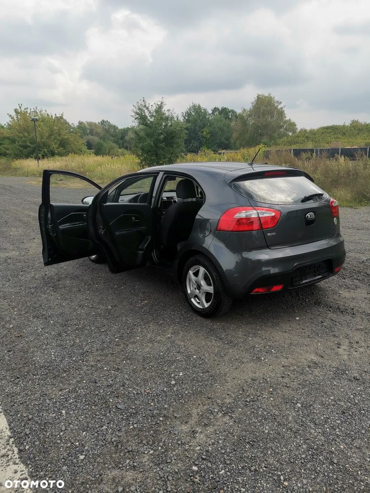 Kia Rio - 13