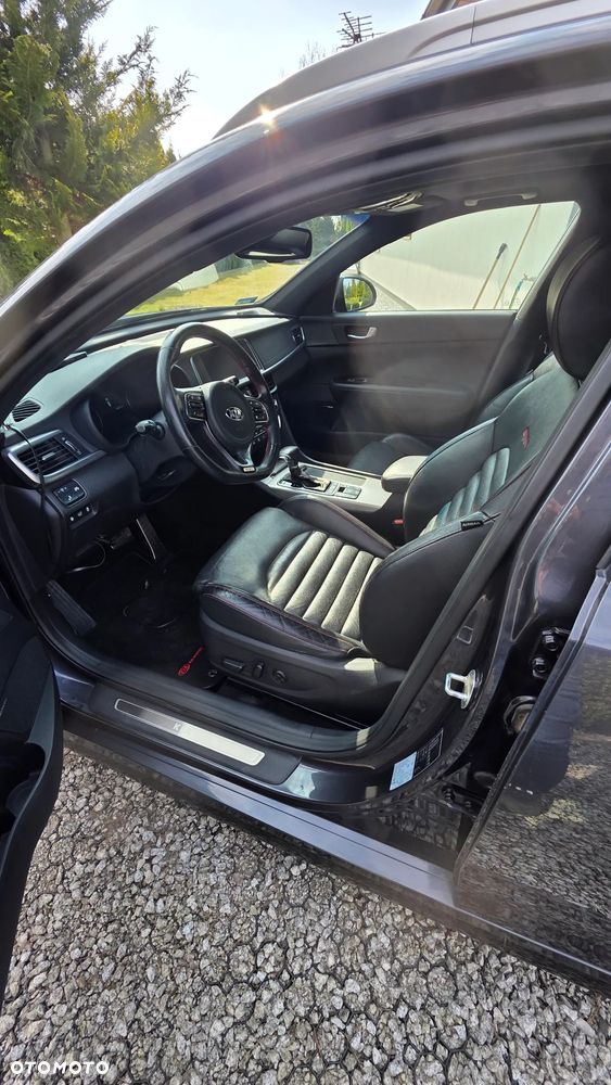 Kia Optima - 16