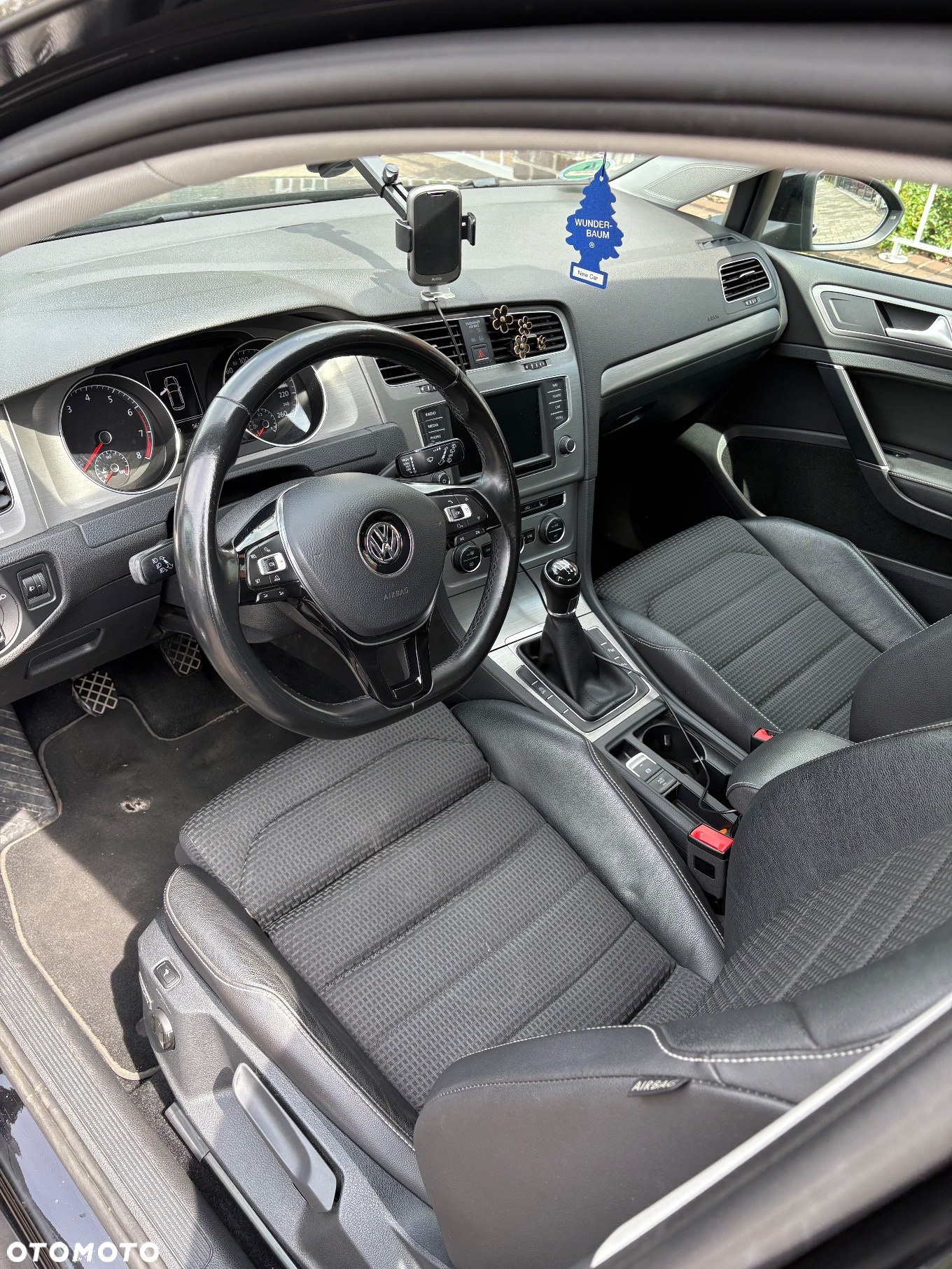 Volkswagen Golf - 10