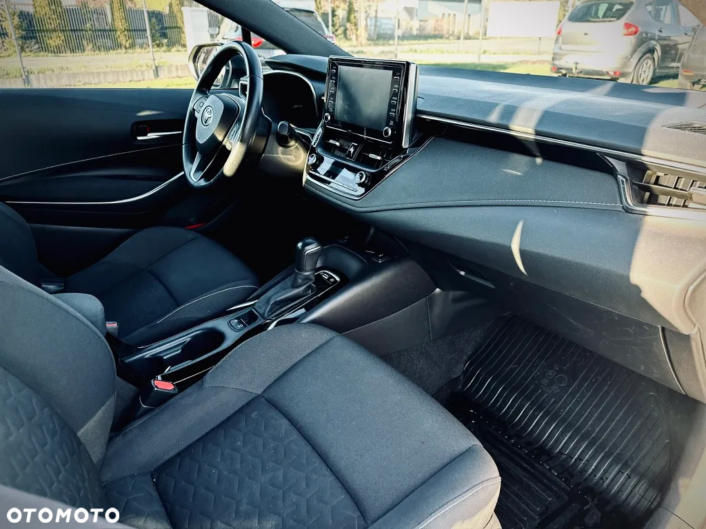 Toyota Corolla 1.8 Hybrid Comfort - 16