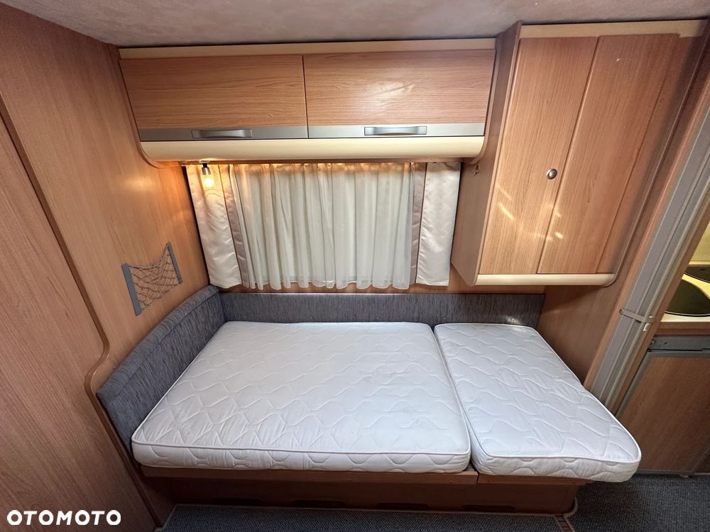 Adria ADORA 542 UT z napędem, nową markizą i dużą łazienką. - 29