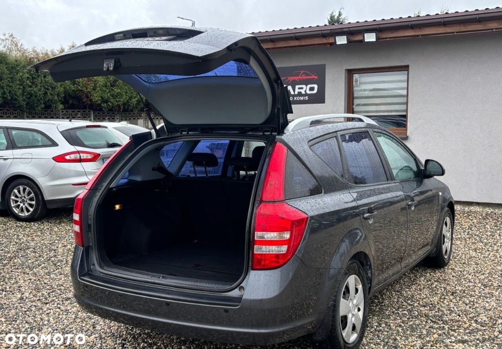 Kia Ceed - 22