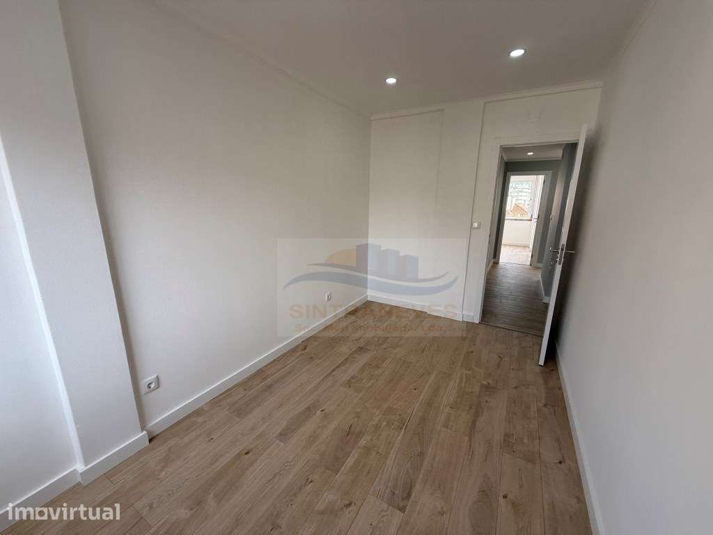 T3 com Excelente Potencial em Odivelas | 3º Andar | Zona Central e ... - Grande imagem: 2/10