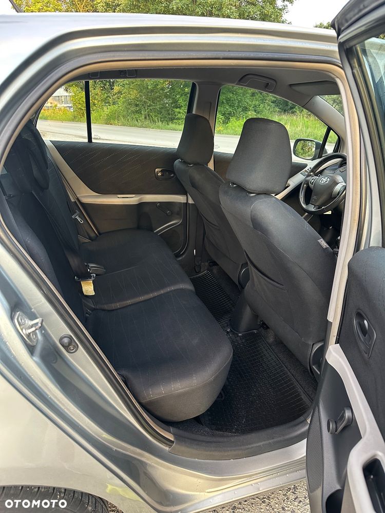 Toyota Yaris 1.3 Blue - 8