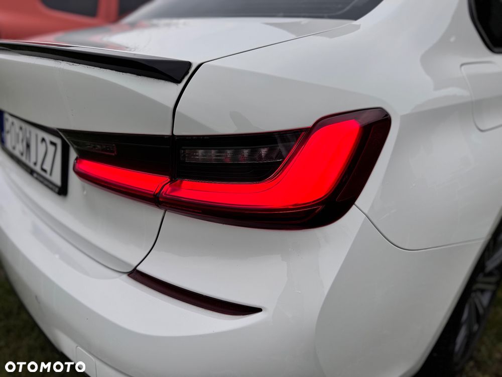 BMW Seria 3 318d M Sport Shadow - 33