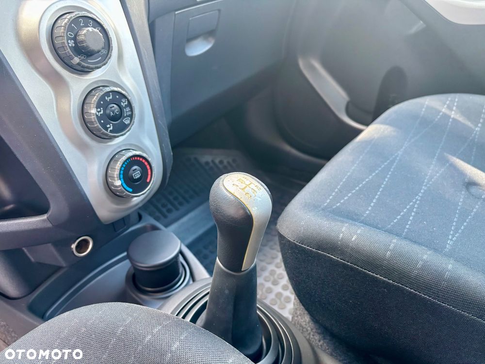 Toyota Yaris 1.3 Luna A/C - 9