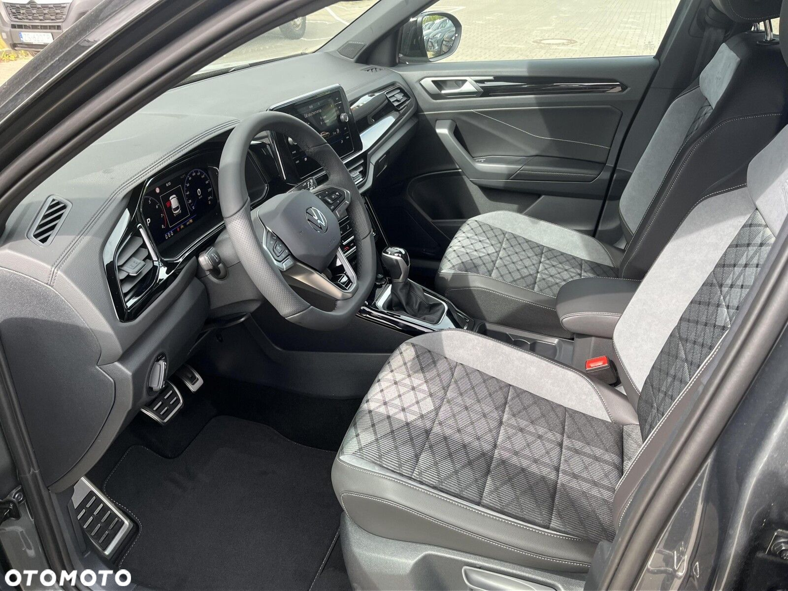 Volkswagen T-Roc - 33
