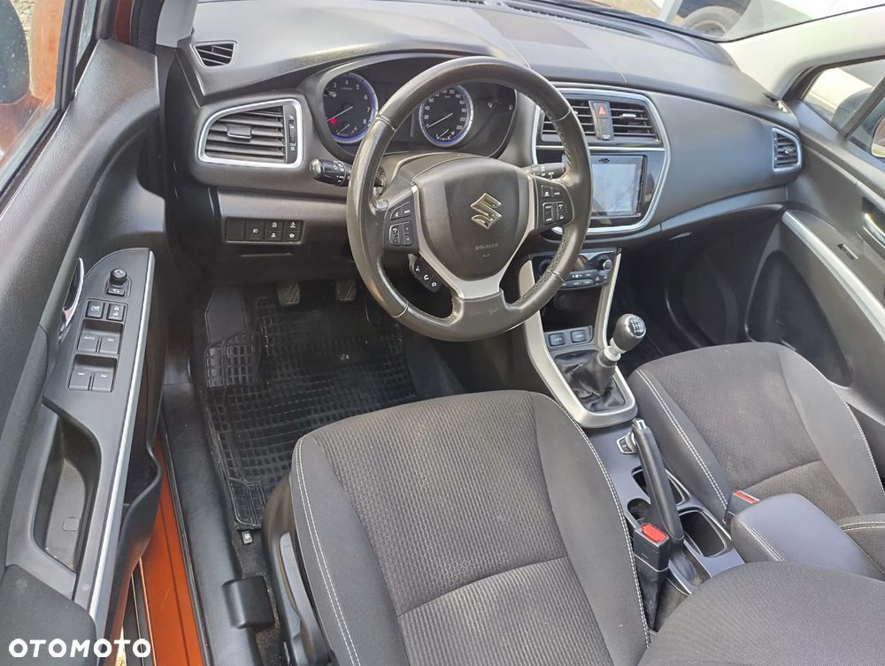 Suzuki S-Cross 1.4 SHVS Elegance 4WD - 6