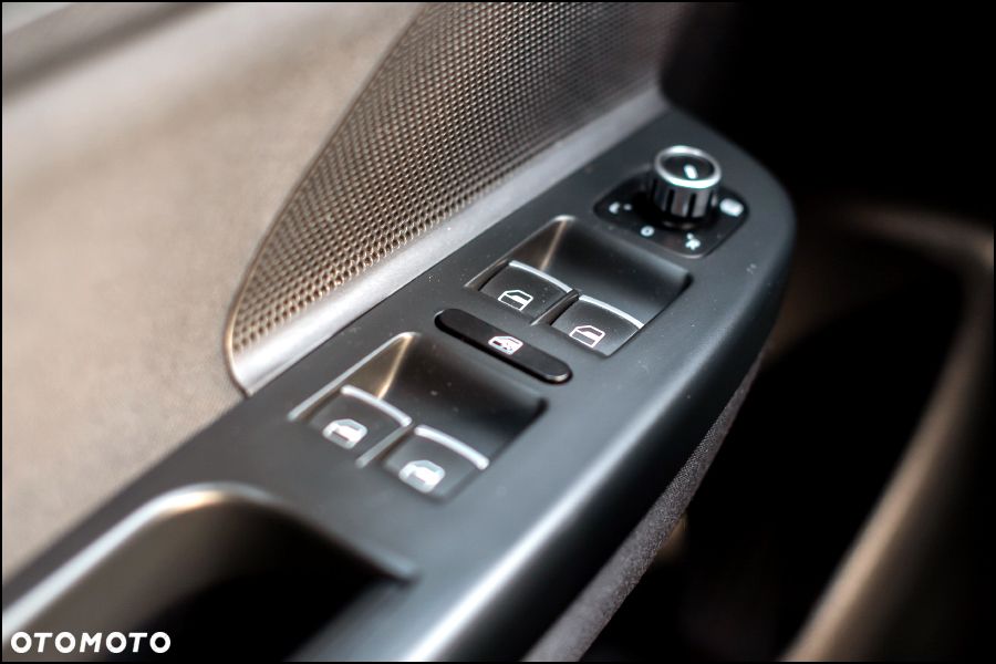 Volkswagen Golf - 29