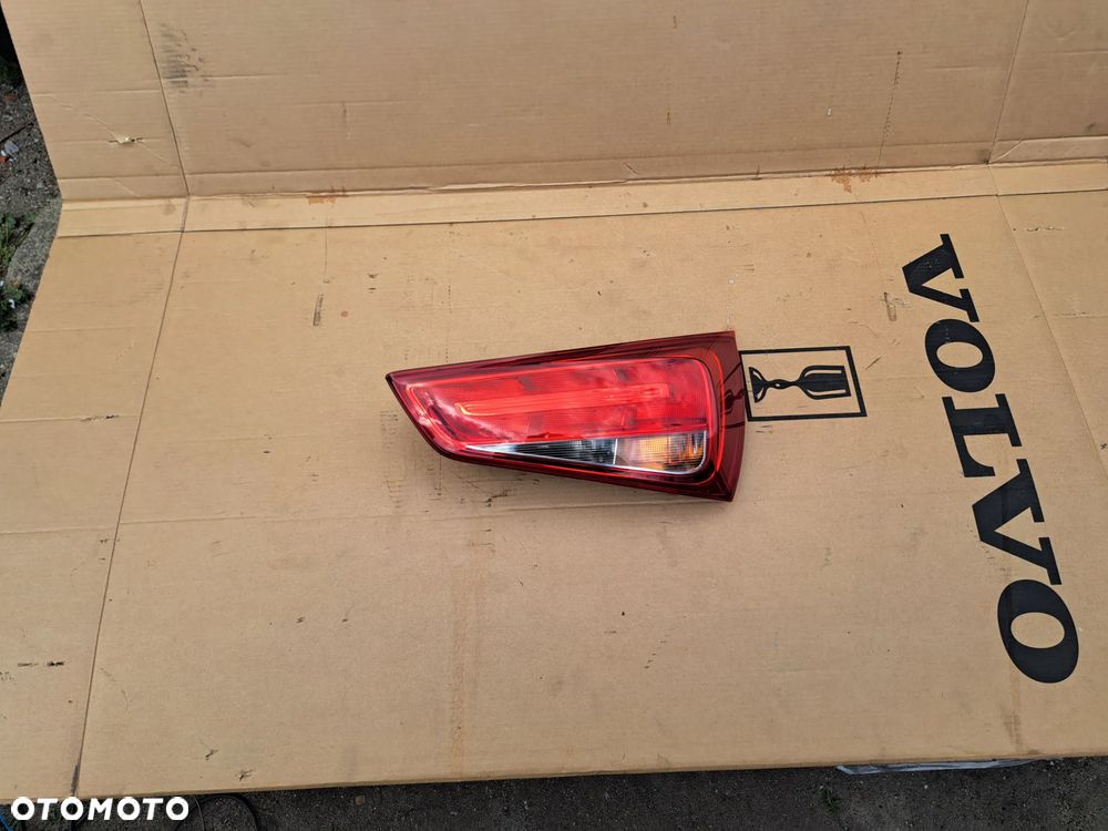 Lampa prawa tylna tył Audi A1 A-1 I 8X0945094D Lampa prawy tylna tył Audi A1 A-1 I 8X0945094D - 2