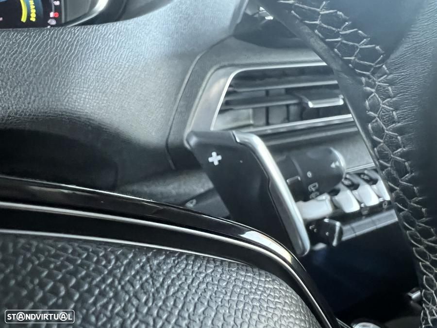Peugeot 3008 1.6 Hybrid4 Allure Pack e-EAT8 - 31