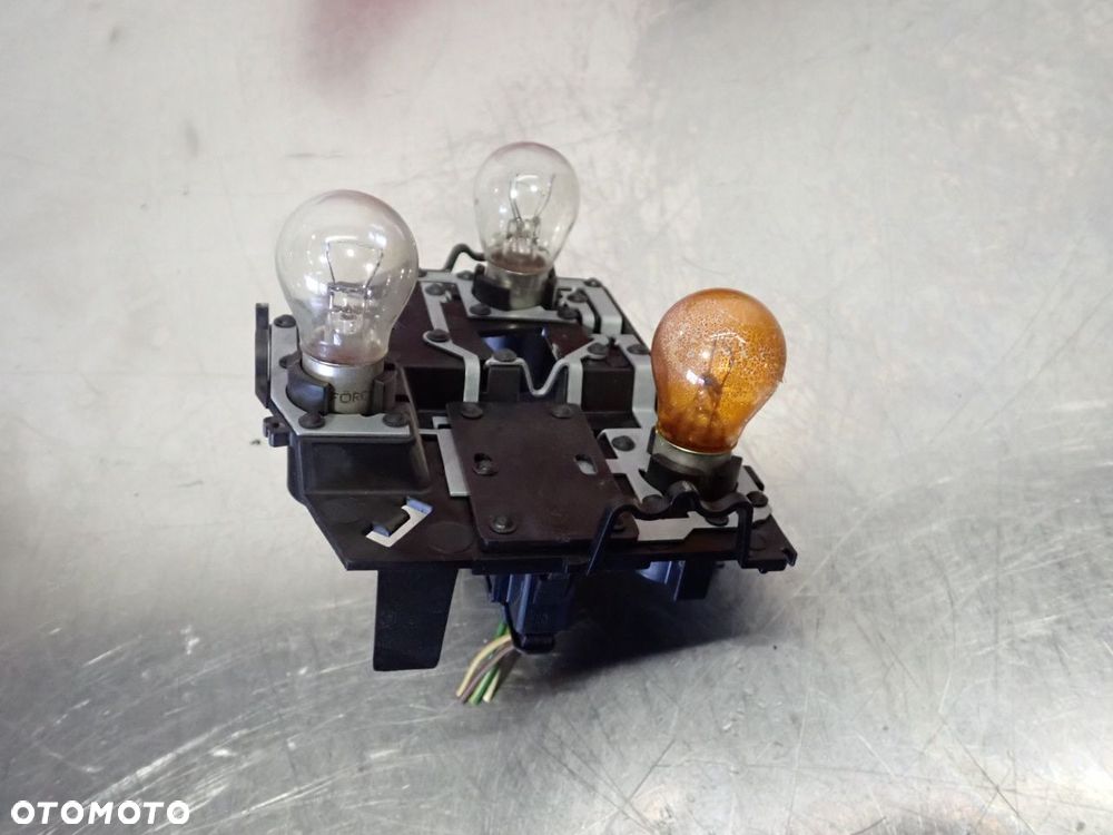 LAMPA PRAWA TYLNA PEUGEOT 207 - 11