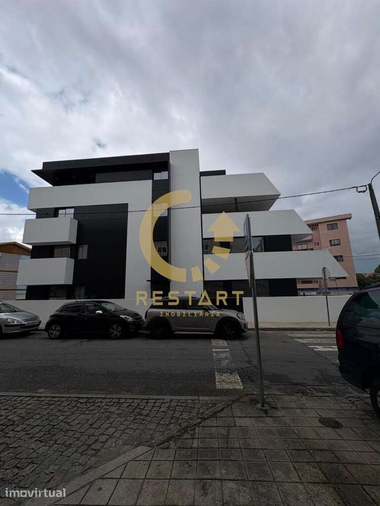 T2 com Terraço Privativo de Grande Dimensão - Grande imagem: 3/26