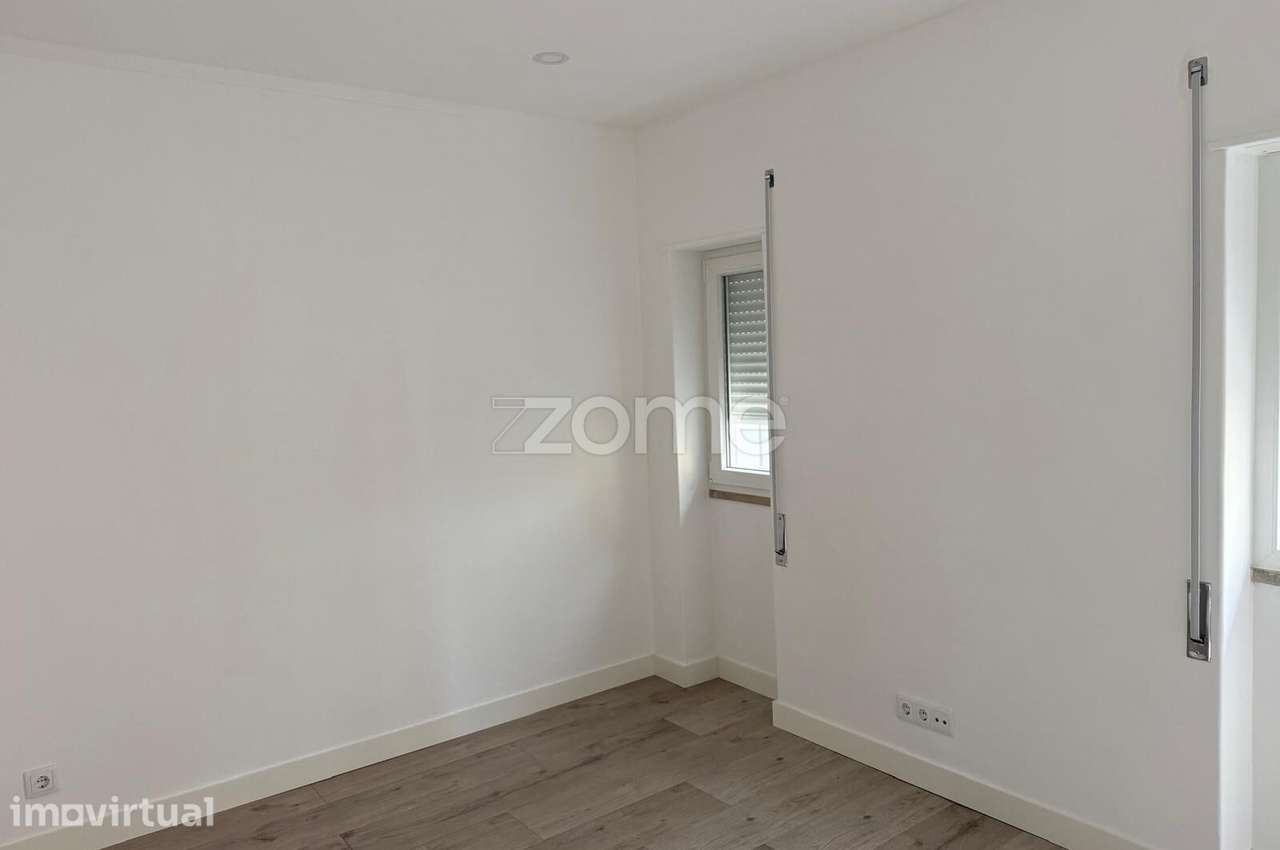 Apartamento T3 remodelado com varandas e excelente luz natural. - Grande imagem: 2/15