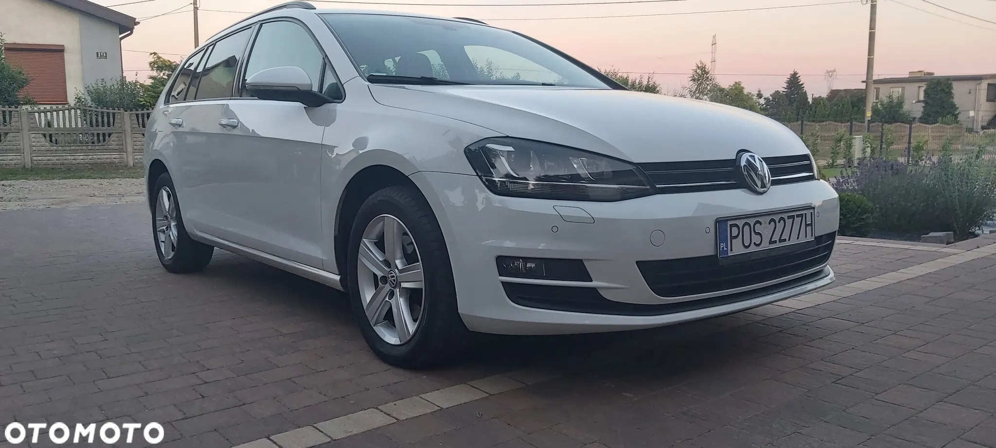 Volkswagen Golf 2.0 BlueTDI DSG Comfortline - 3