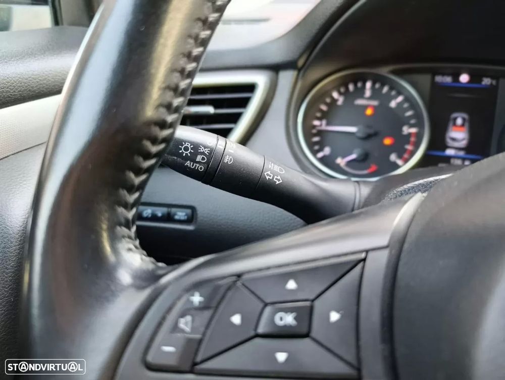 Nissan Qashqai 1.5 dCi N-Connecta J18 - 13
