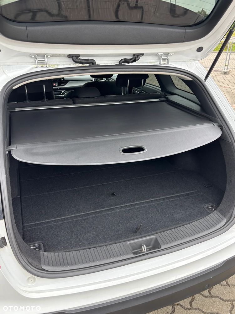 Hyundai i30 1.6 D Classic + - 28