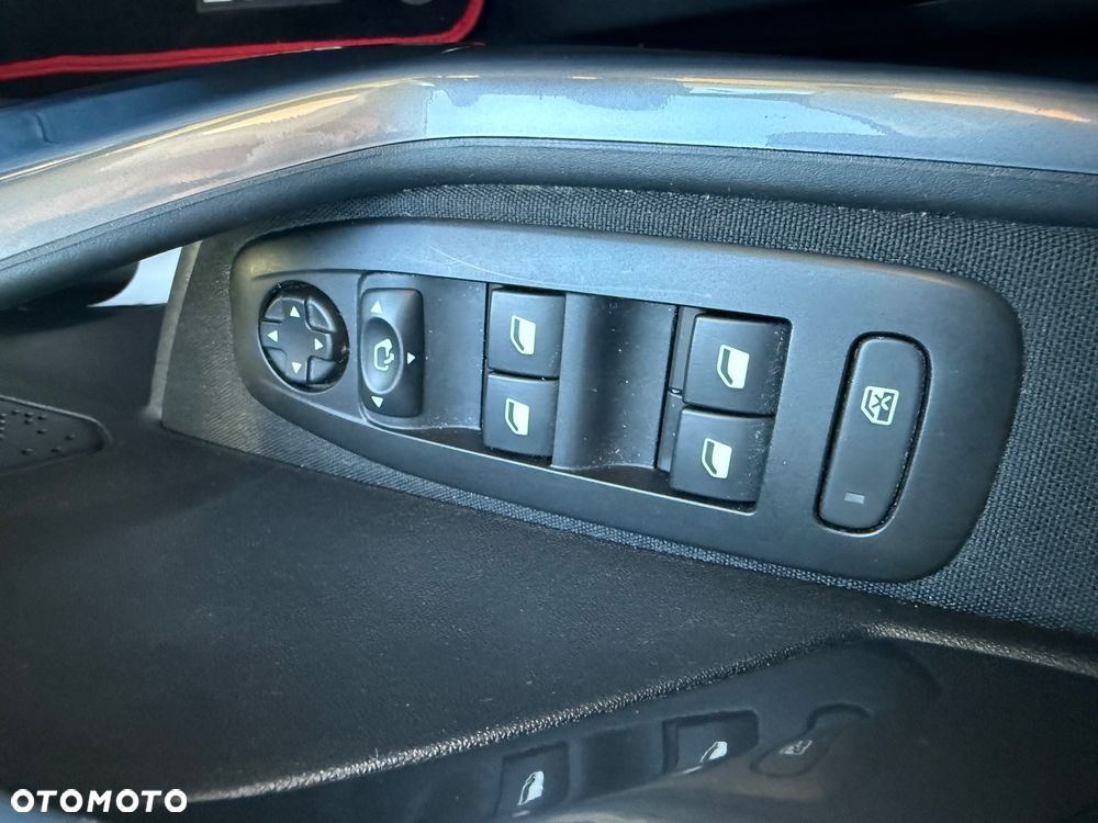 Peugeot 2008 PureTech 110 GPF Stop&Start EAT6 Style - 17