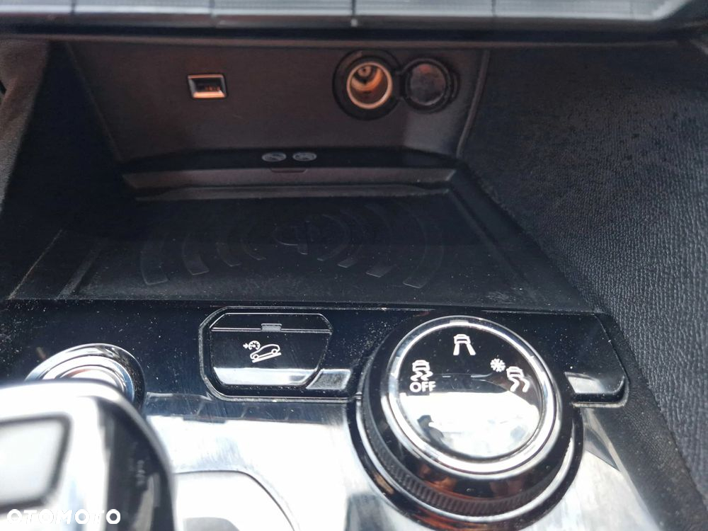 Peugeot 3008 1.6 PureTech GPF GT Line S&S EAT8 - 29