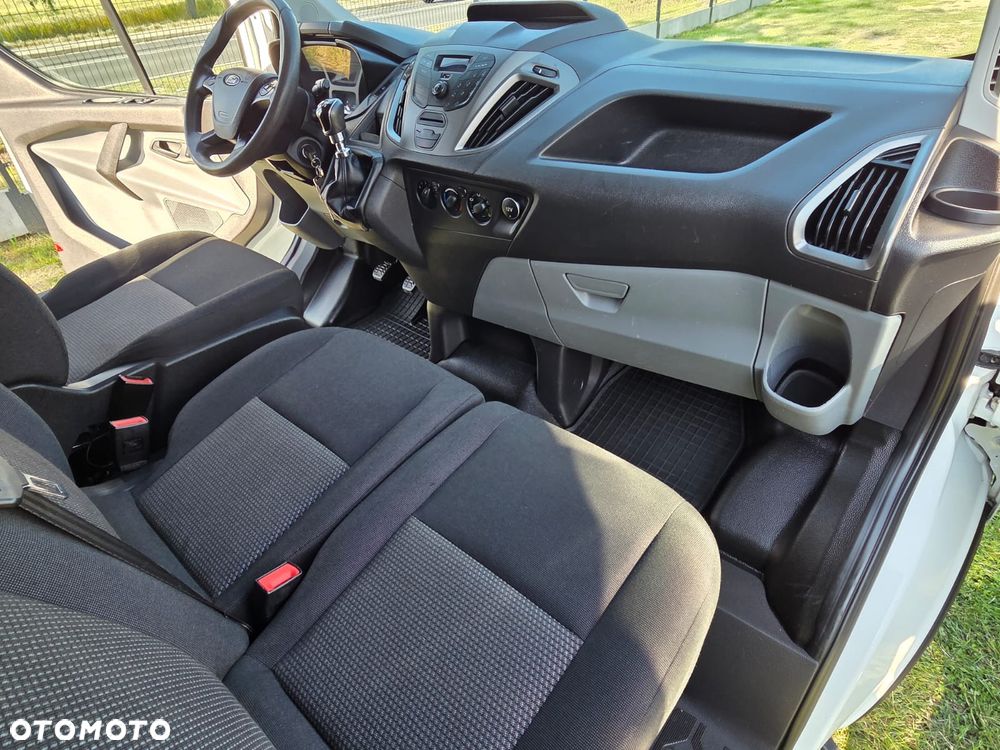 Ford TRANSIT CUSTOM - 17