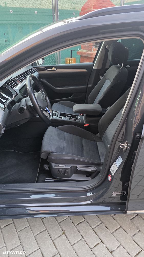 Volkswagen Passat - 12