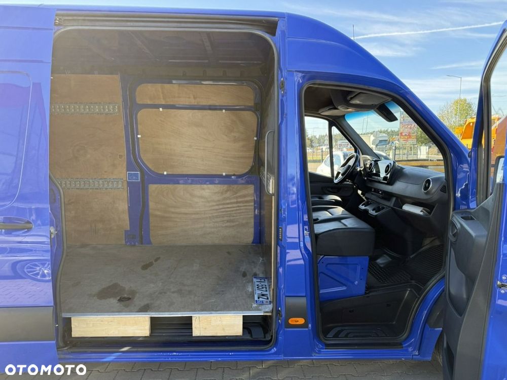 Mercedes-Benz Sprinter - 22