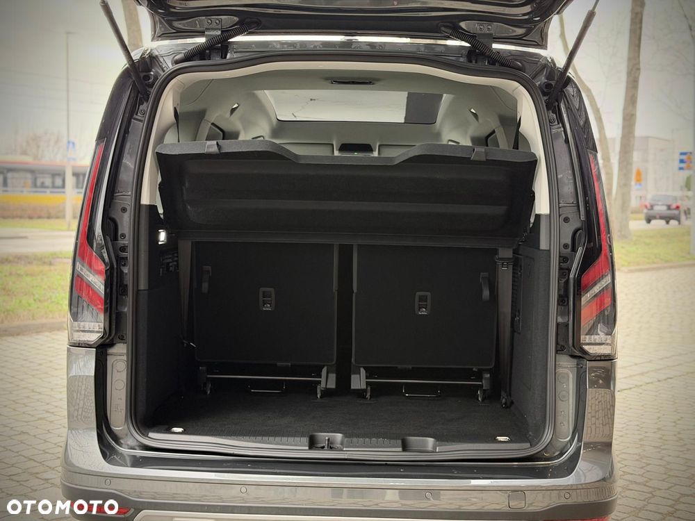 Ford Tourneo Connect Grand - 15