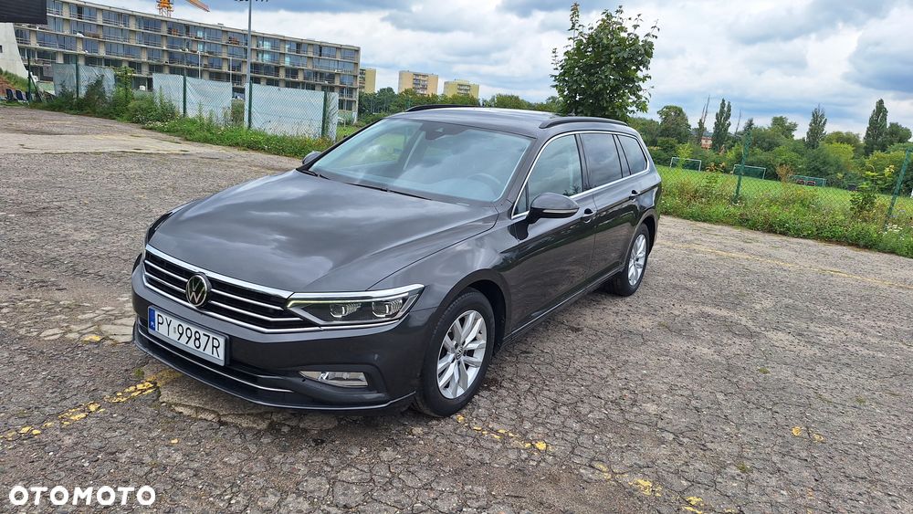 Volkswagen Passat 1.6 TDI SCR DSG Comfortline - 1