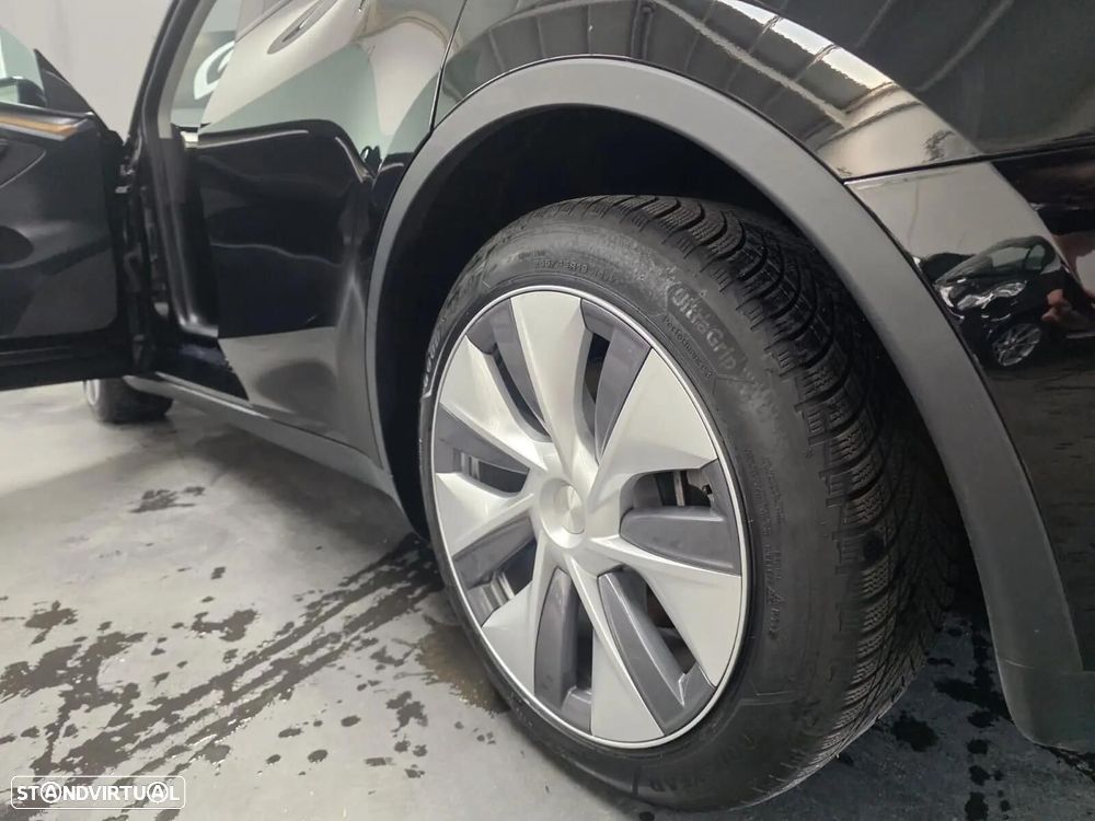 Tesla Model Y Long Range Dual Motor AWD - 18