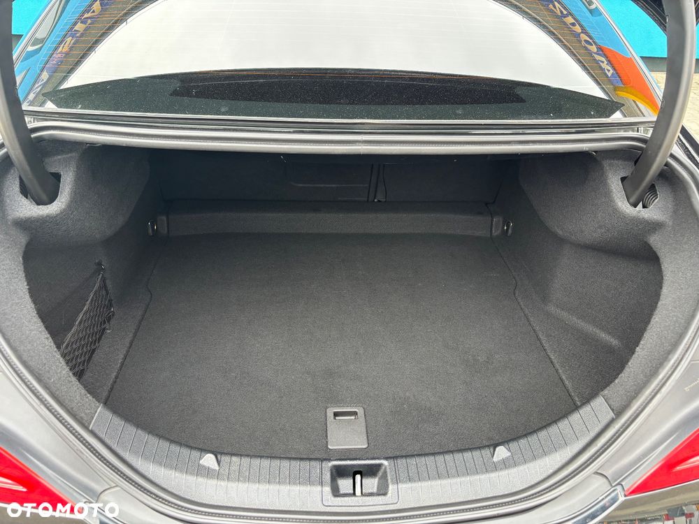 Mercedes-Benz CLA 220 CDI 7G-DCT AMG Line - 17