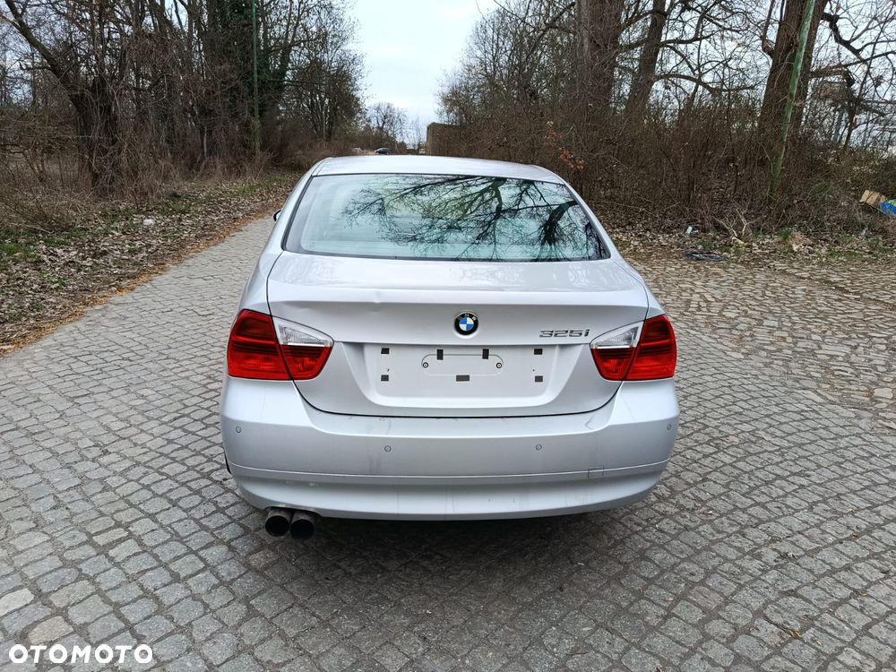 BMW Seria 3 325i - 6