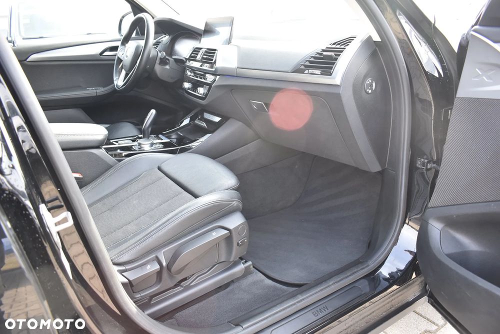 BMW X3 xDrive20i GPF Advantage - 17