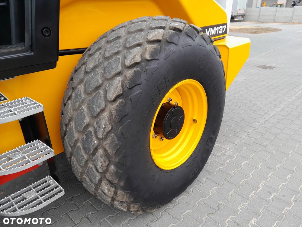 JCB VM137D - 23