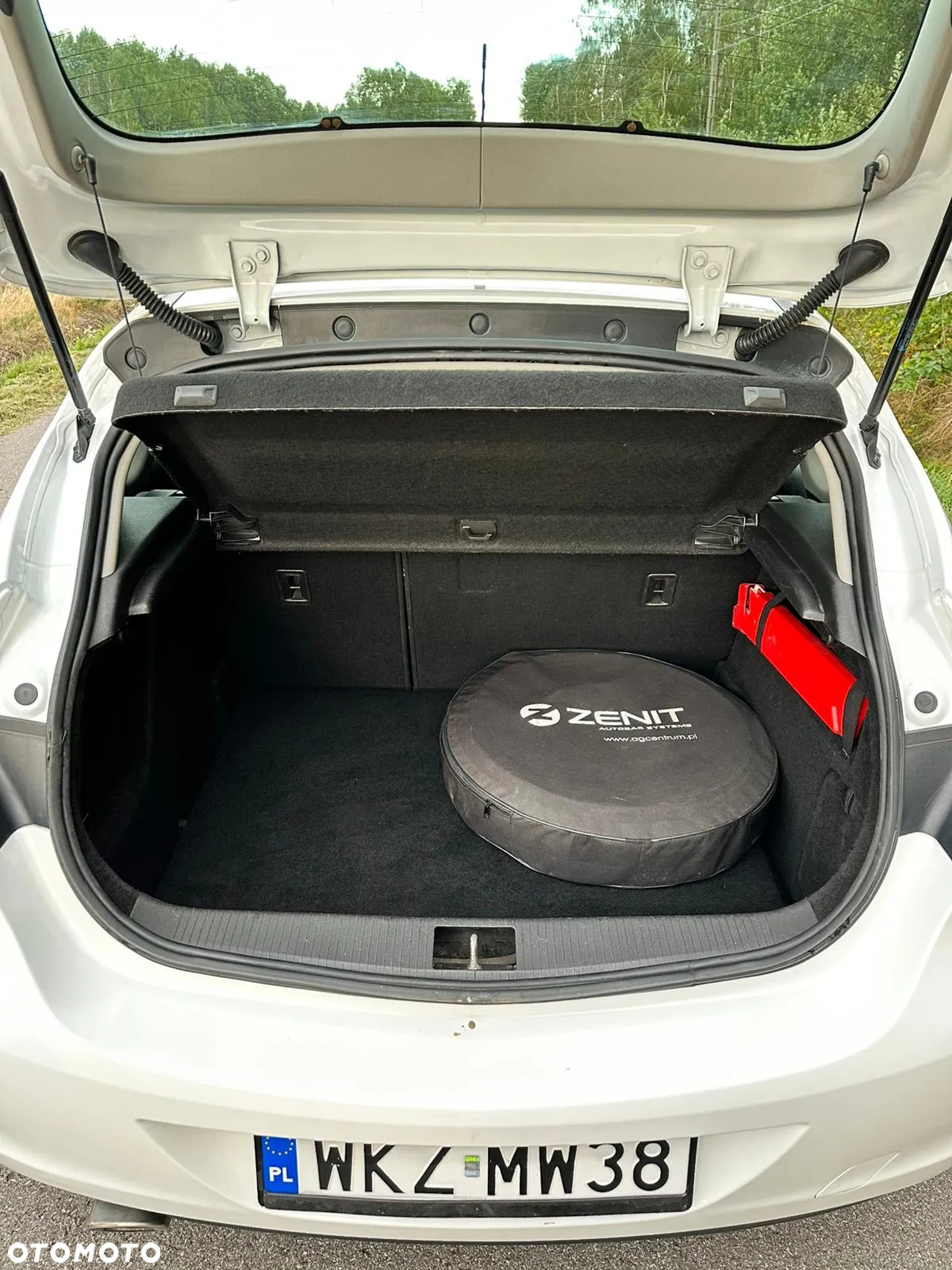 Opel Astra IV 1.4 T Cosmo - 8