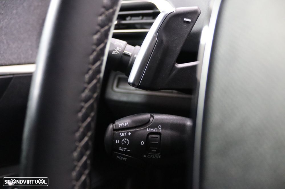 Peugeot 3008 PureTech 130 Stop & Start GPF EAT8 Allure - 12