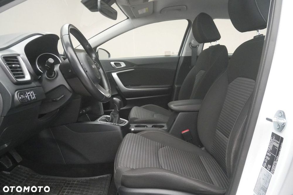 Kia Ceed 1.5 T-GDI M - 12
